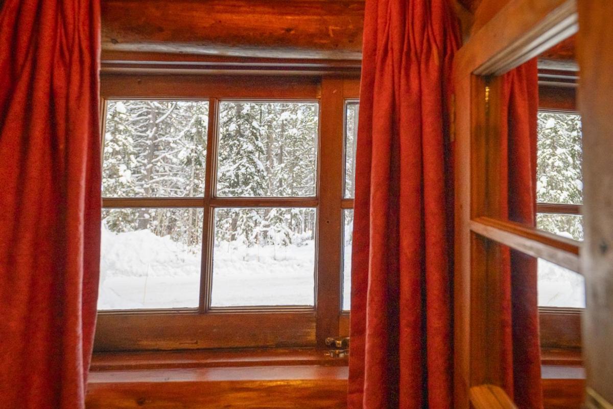 Storm Mountain Lodge & Cabins Castle Junction Exteriör bild