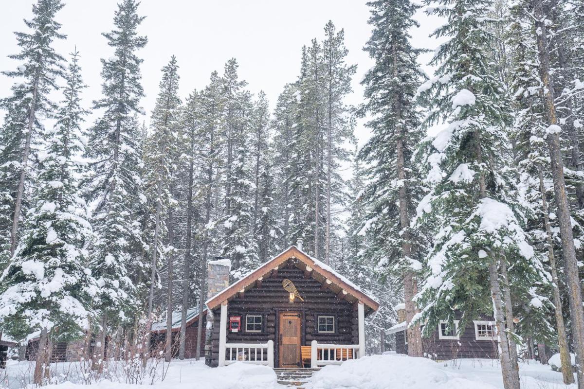 Storm Mountain Lodge & Cabins Castle Junction Exteriör bild